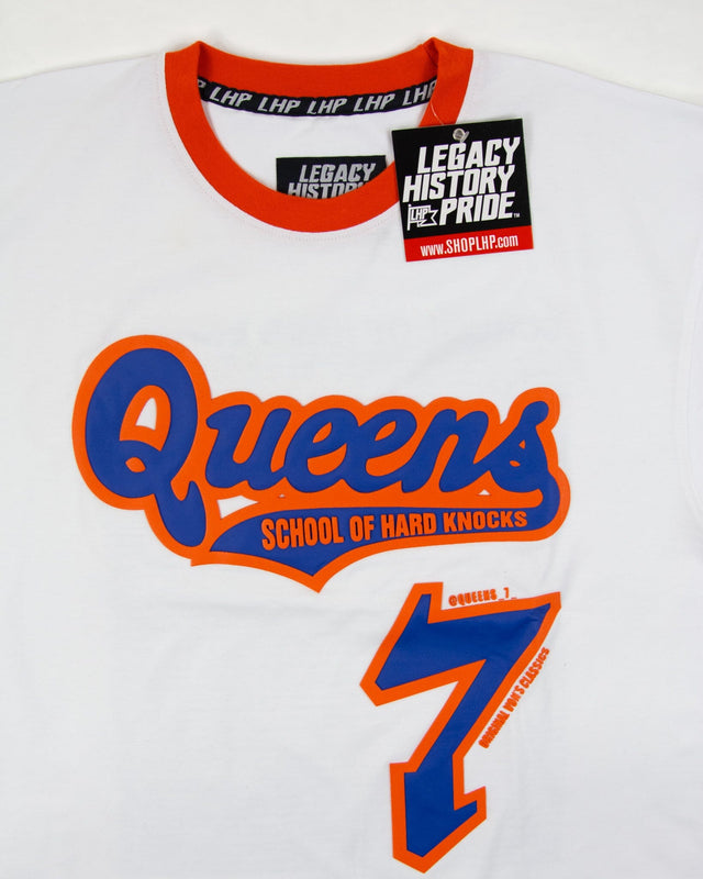 Queens 7  - SCHOOL OF HARD KNOCKS Tee